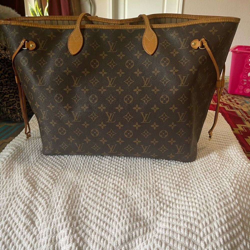 100% Authentic Louis Vuitton Neverfull GM